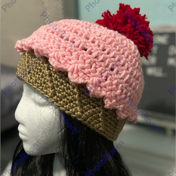 Handmade Knitted Cupcake Hat - Picture 2 of 2